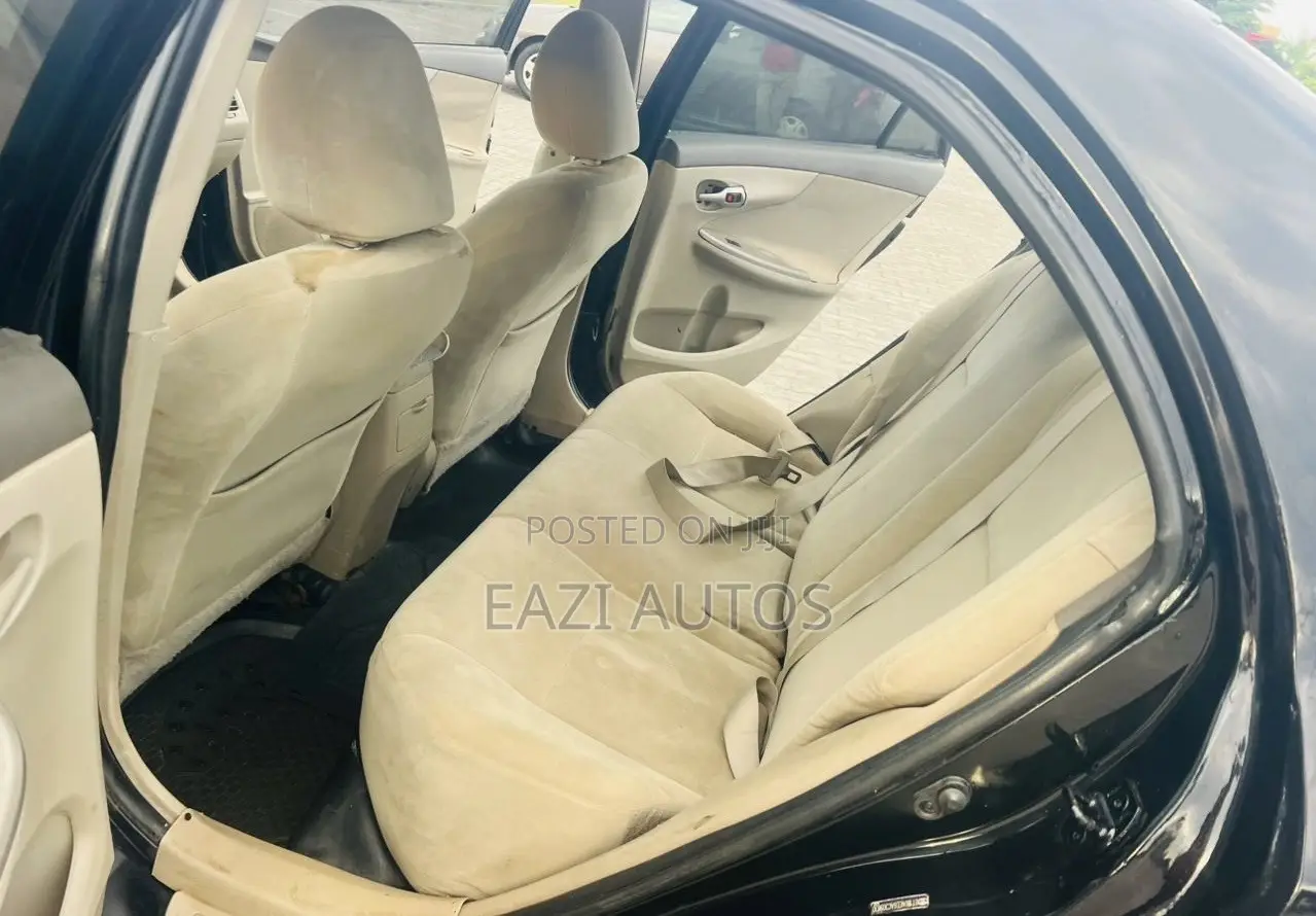 Toyota Corolla 2010 Black