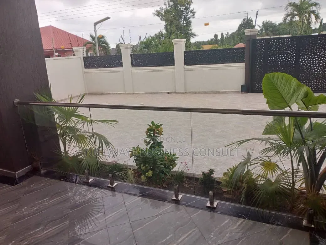Furnished 5bdrm Mansion in Ahodwp, Kumasi Metropolitan for sale
