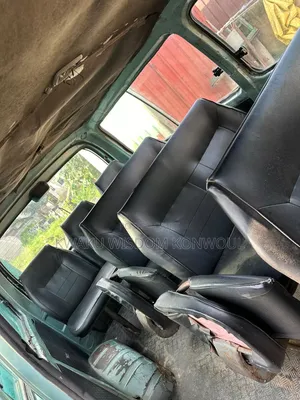 Toyota HiAce 2015 Green