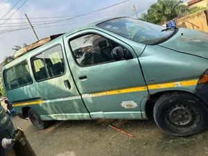 Toyota HiAce 2015 Green
