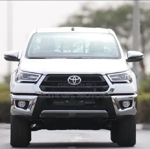 New Toyota Hilux 2025 White