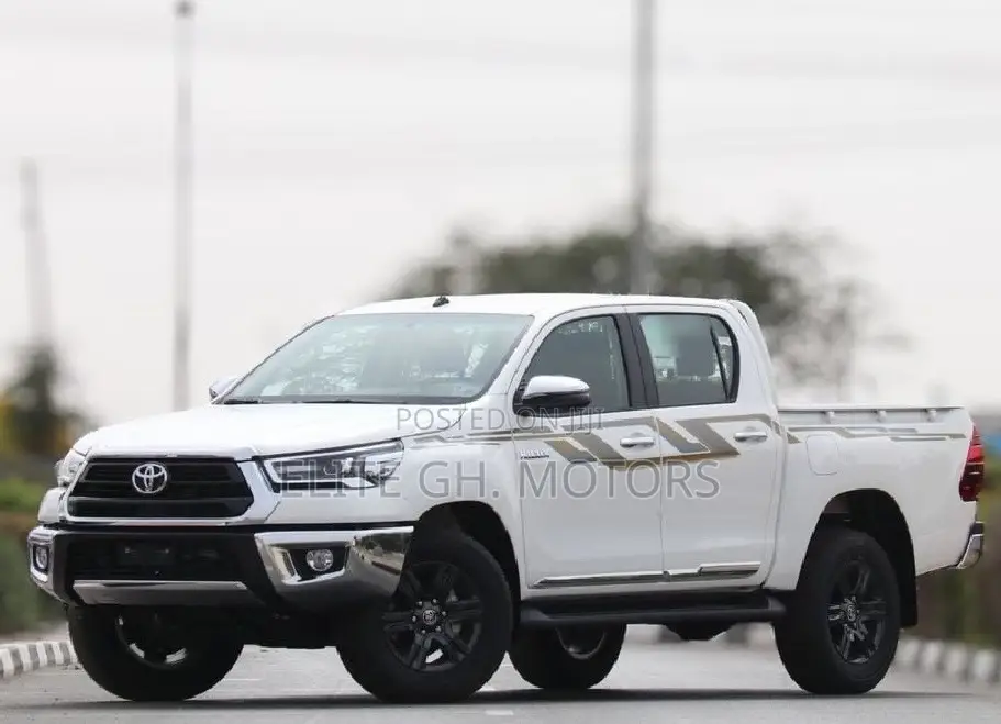 New Toyota Hilux 2025 White