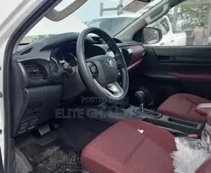 New Toyota Hilux 2025 White