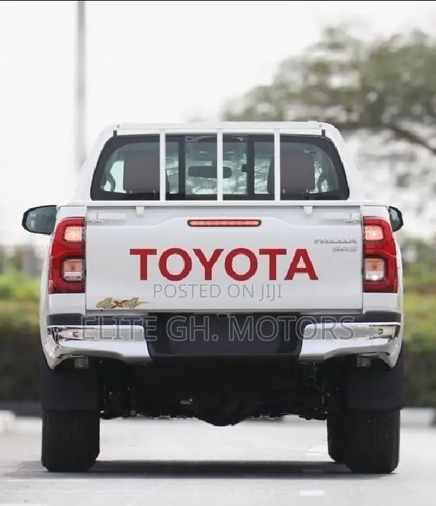 New Toyota Hilux 2025 White