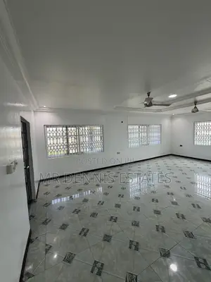 8bdrm Duplex in Westhillshills Mall for rent