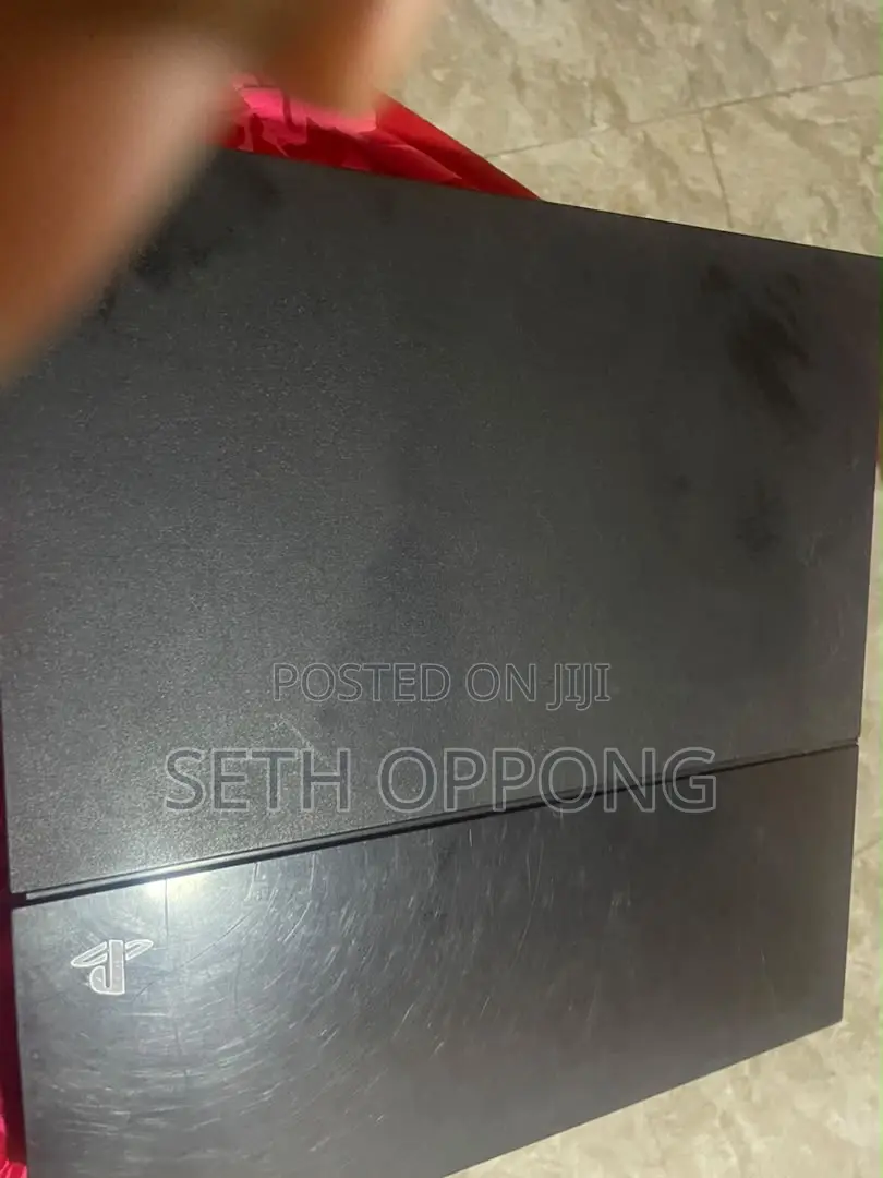 Used Ps4 Loaded With 5 Games