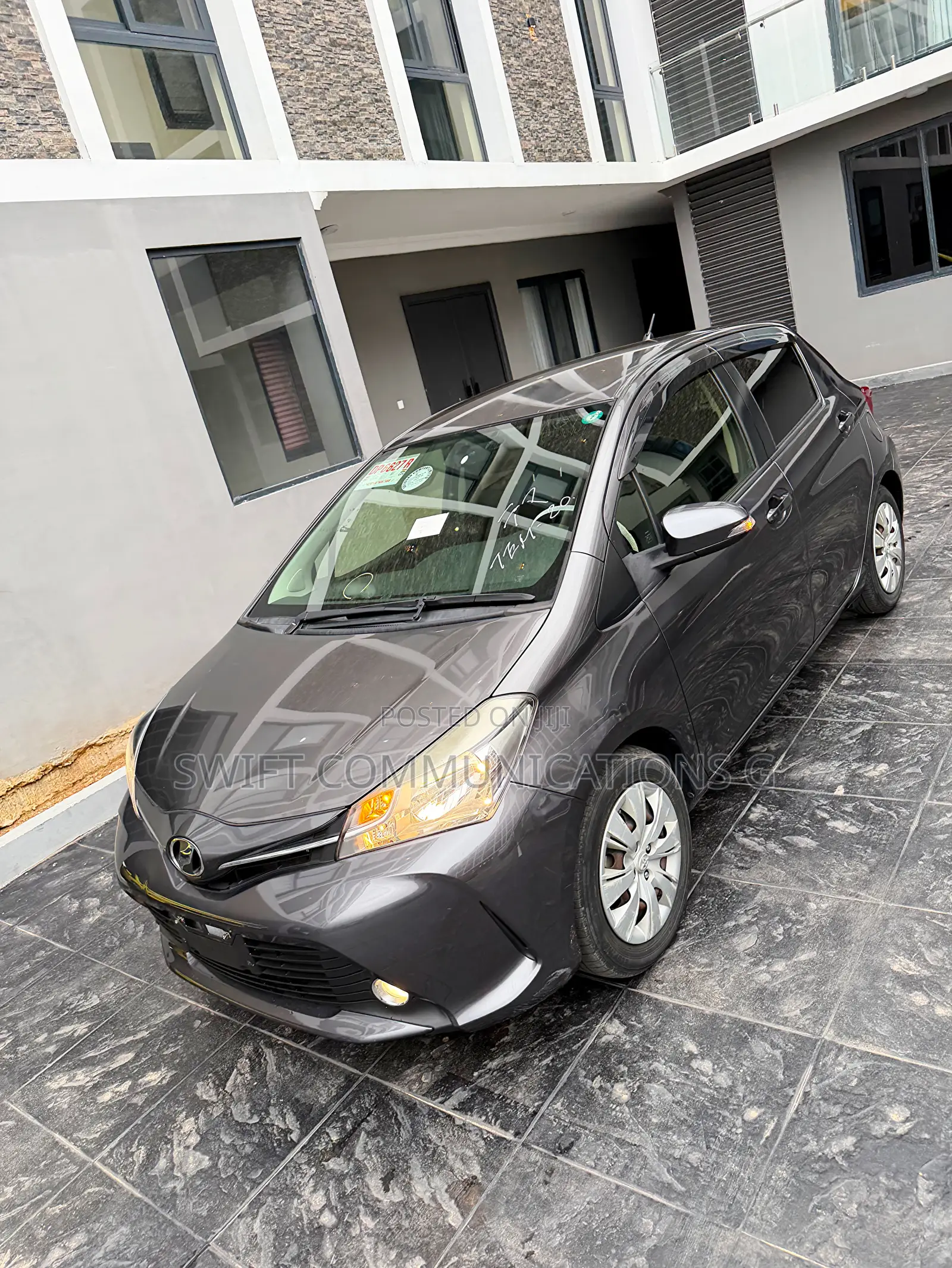 Toyota Vitz 1.5 FWD 5dr 2015 Gray