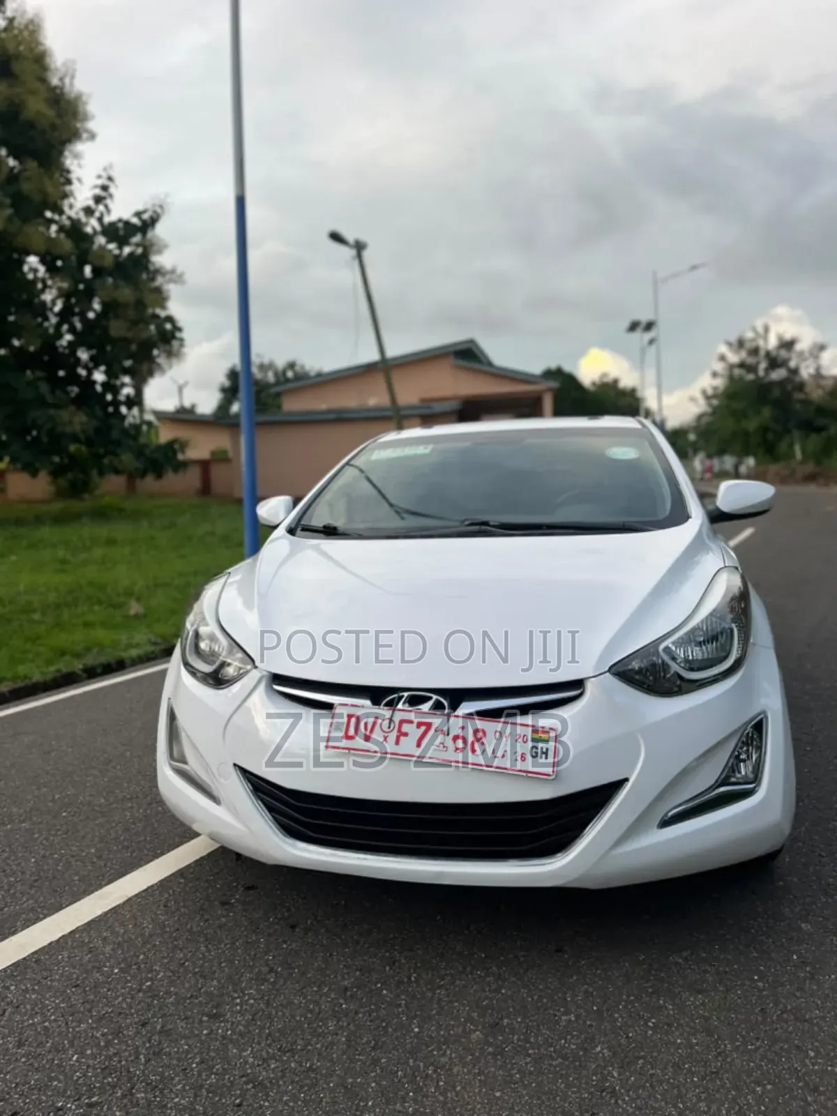 Hyundai Elantra SE Sedan FWD (1.8L 4cyl 6M) 2016 White