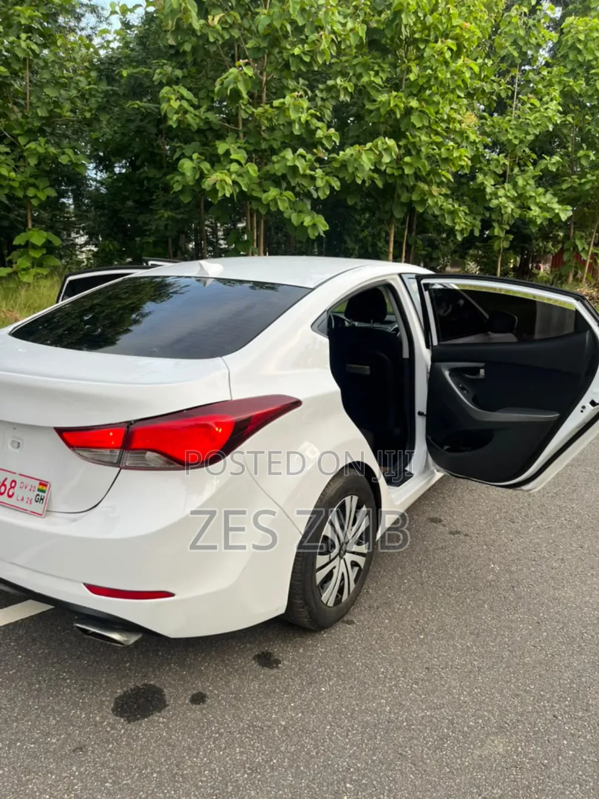 Hyundai Elantra SE Sedan FWD (1.8L 4cyl 6M) 2016 White