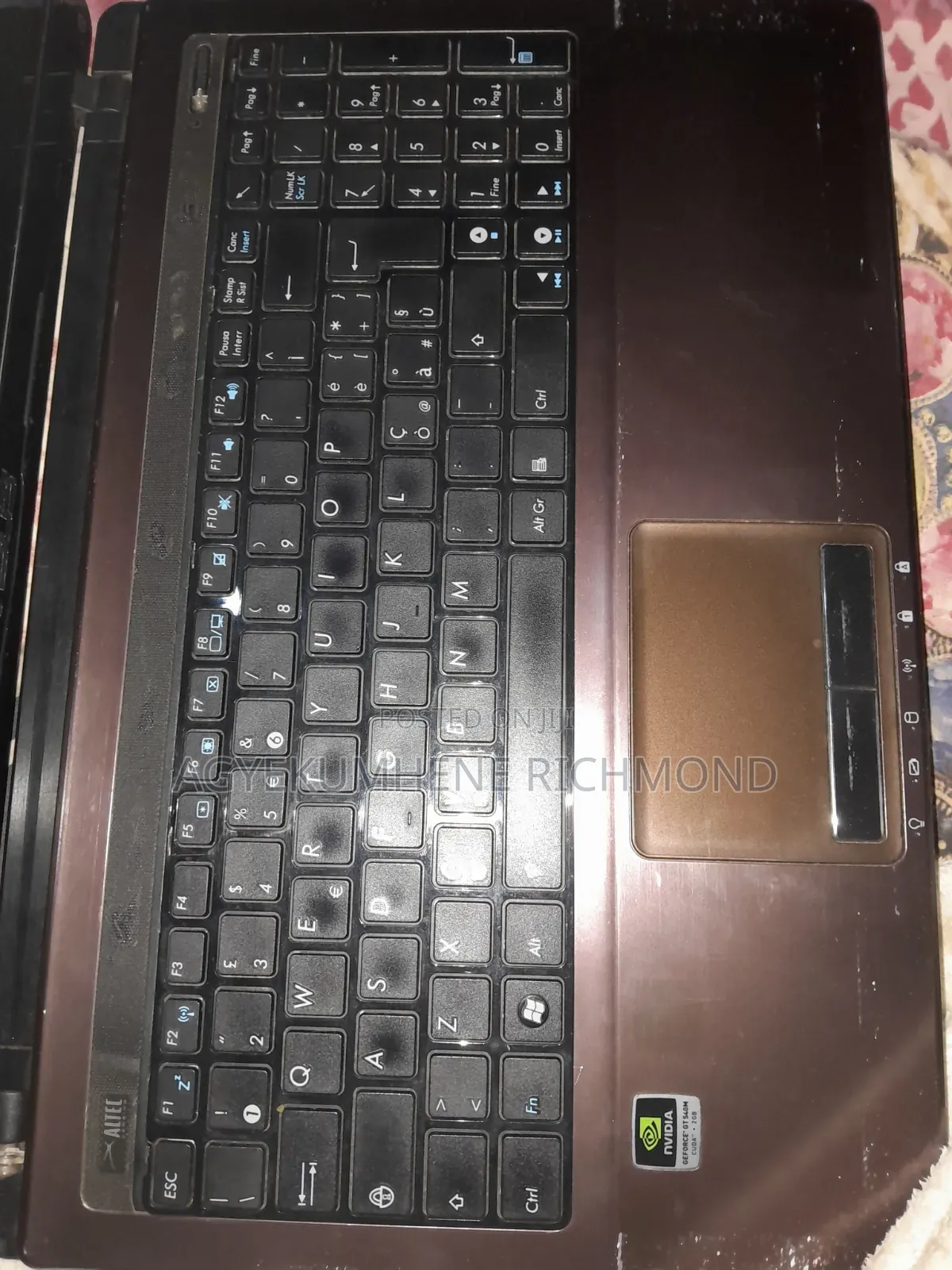 Laptop Asus A555LA 6GB Intel Core i5 HDD+SSD 256GB
