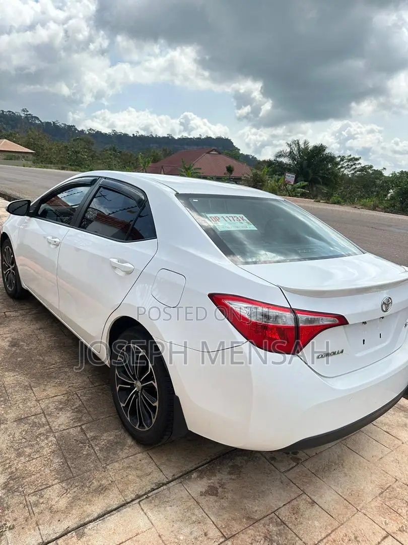 Toyota Corolla L 4dr Sedan (1.8L 4cyl 4A) 2015 White