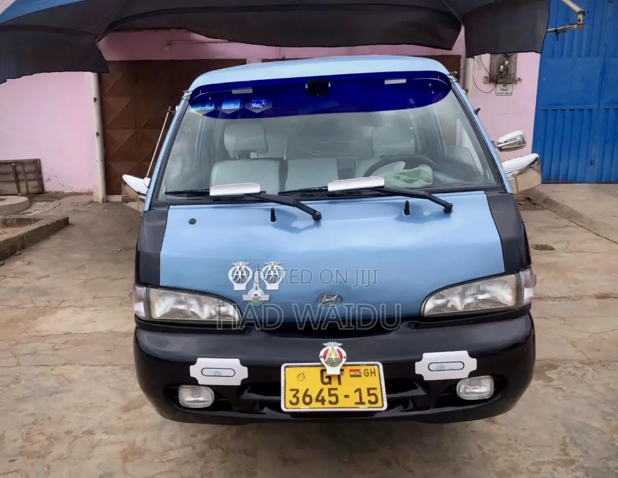 Hyundai H1 2004 Blue