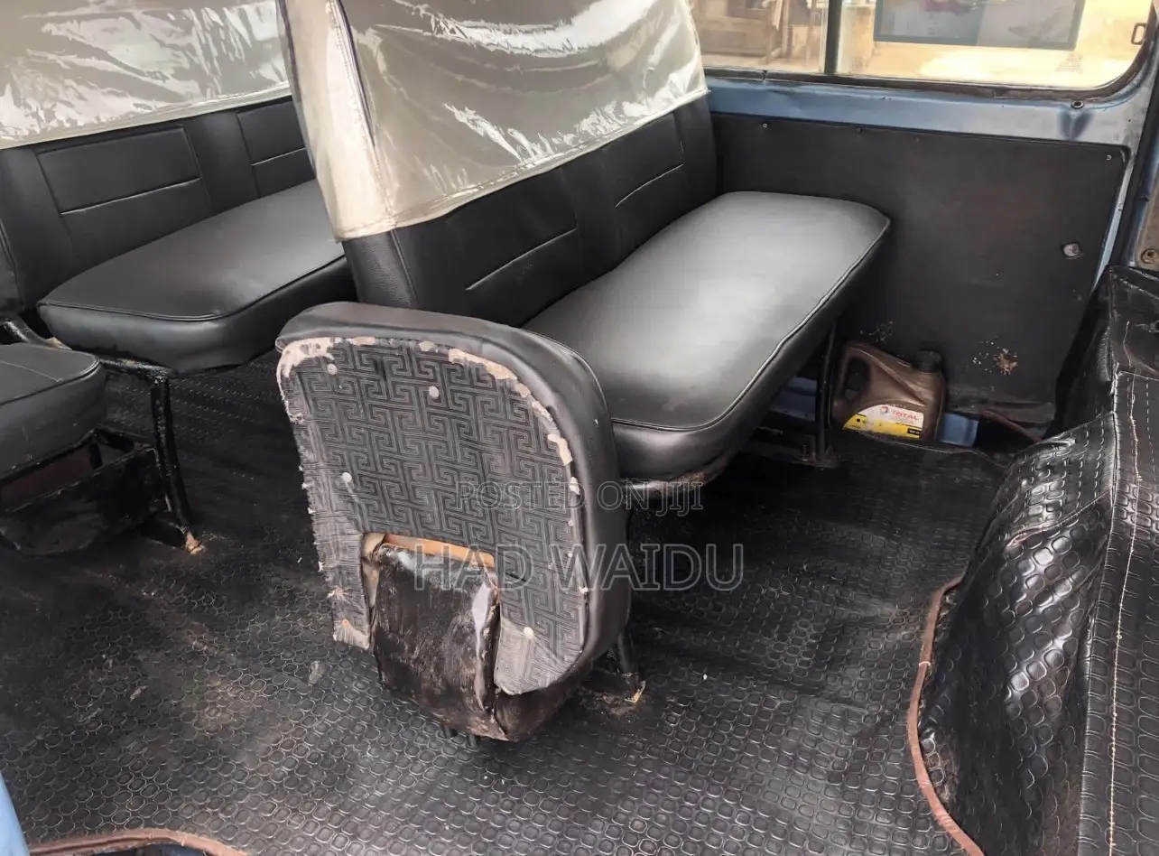 Hyundai H1 2004 Blue