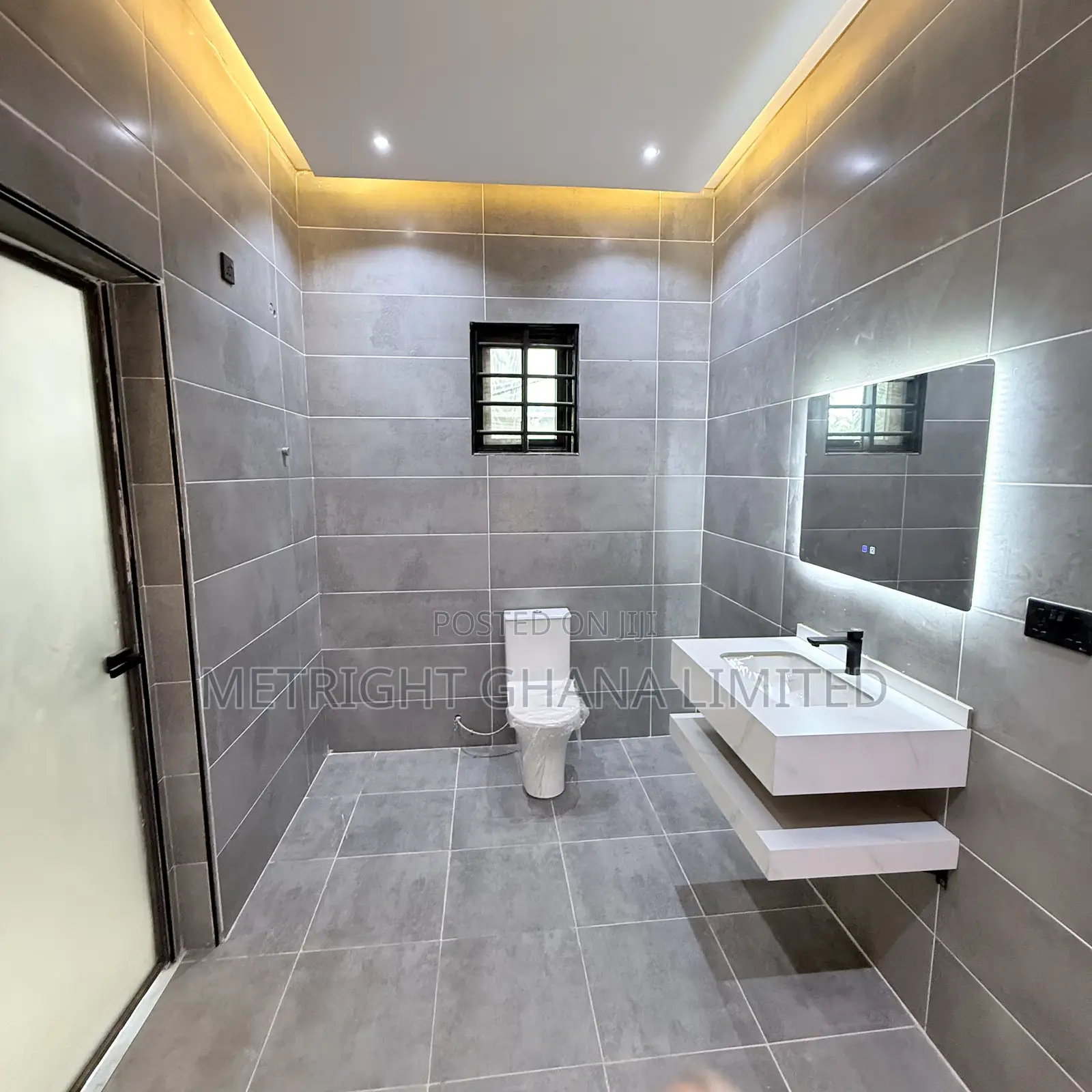 4bdrm House in Metright Ghana, Community 25 for sale