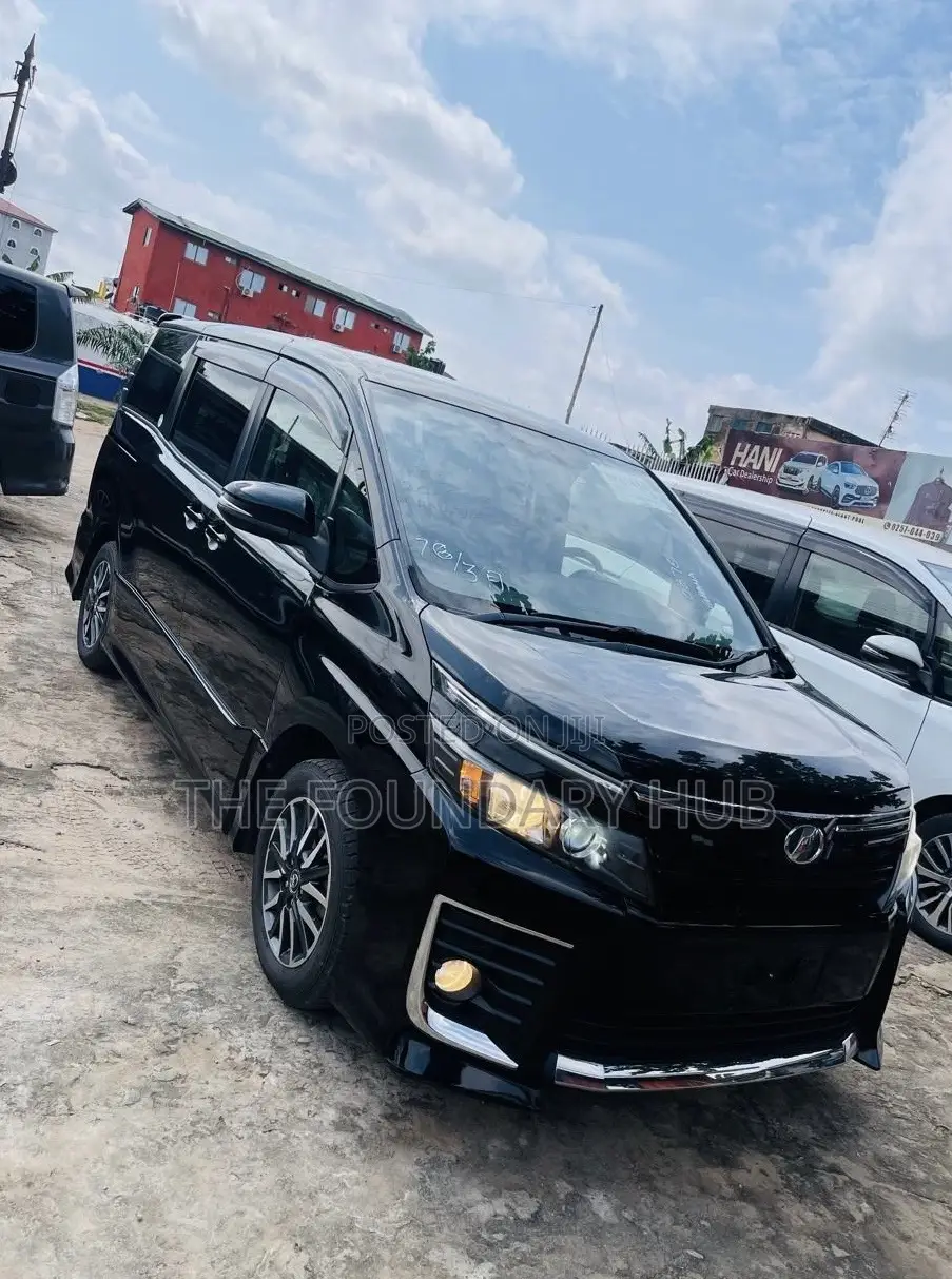 Toyota Voxy 2016 Black