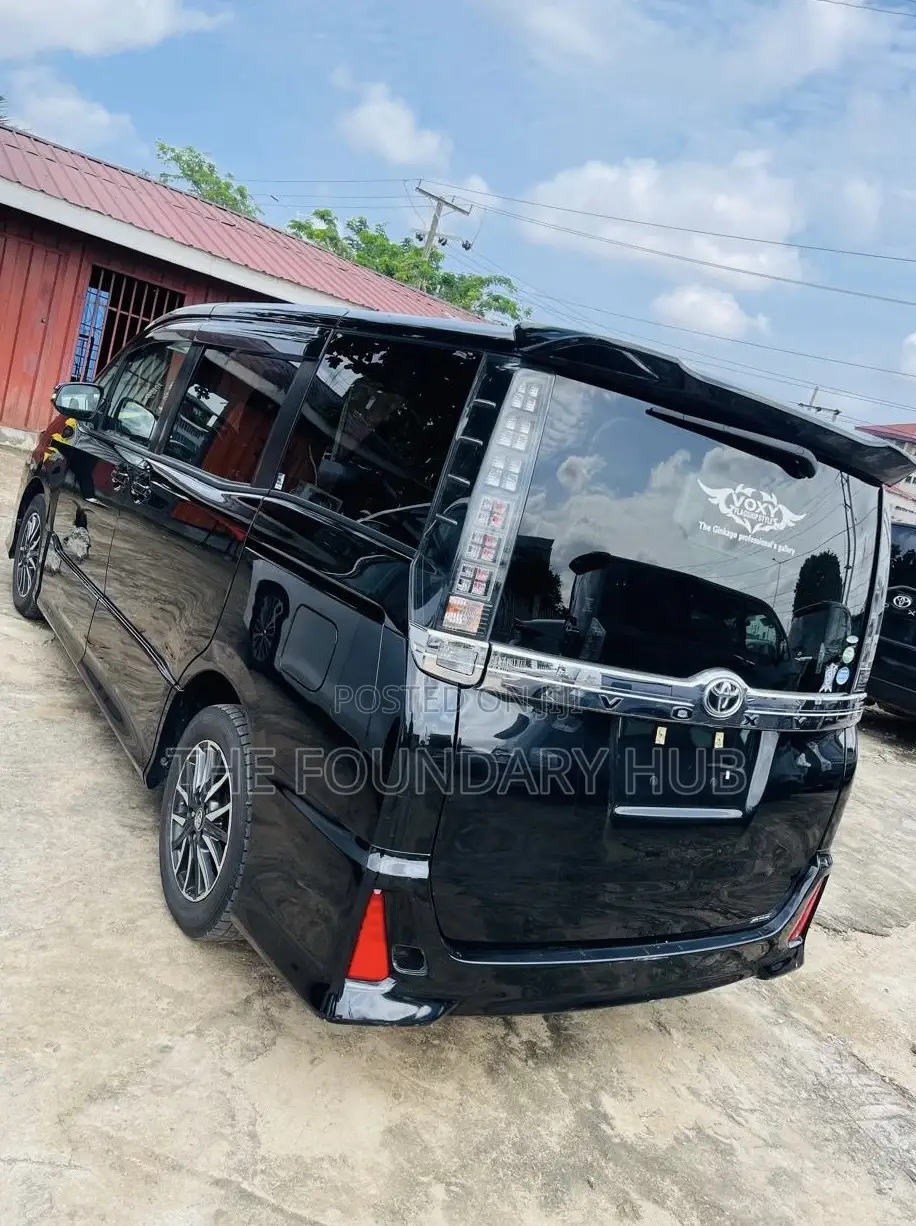 Toyota Voxy 2016 Black