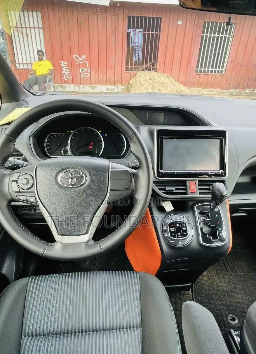 Toyota Voxy 2016 Black