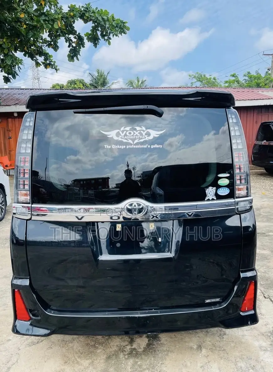 Toyota Voxy 2016 Black