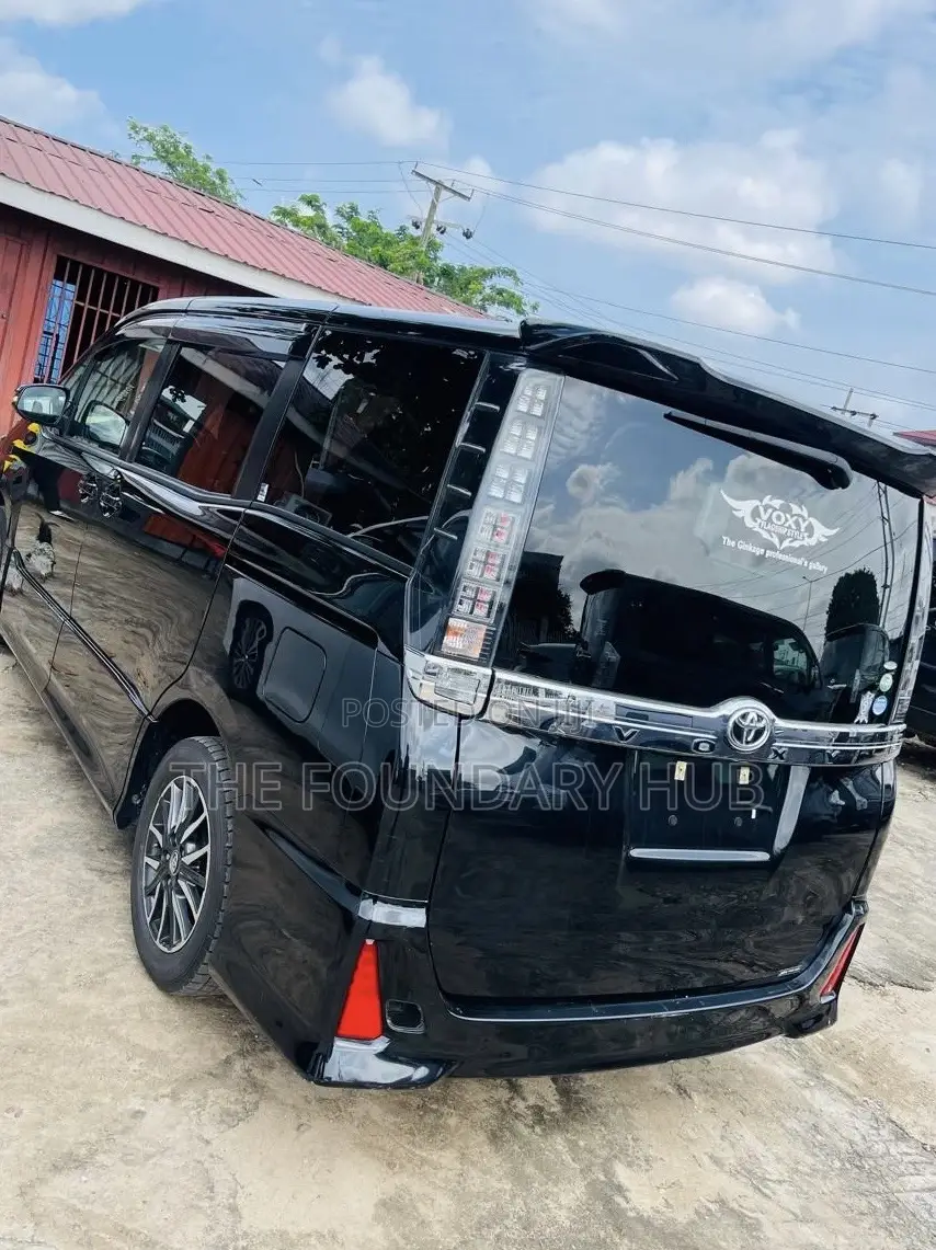 Toyota Voxy 2016 Black