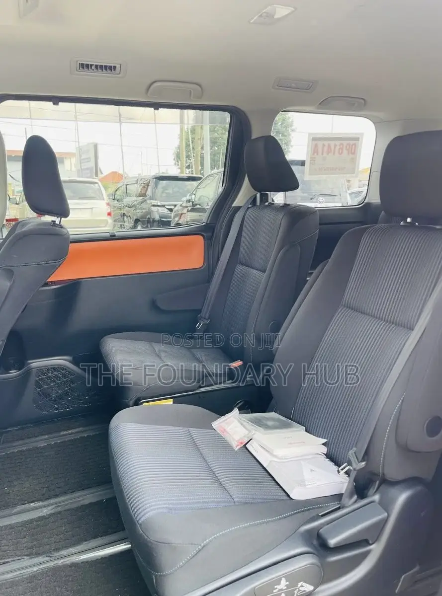 Toyota Voxy 2016 Black