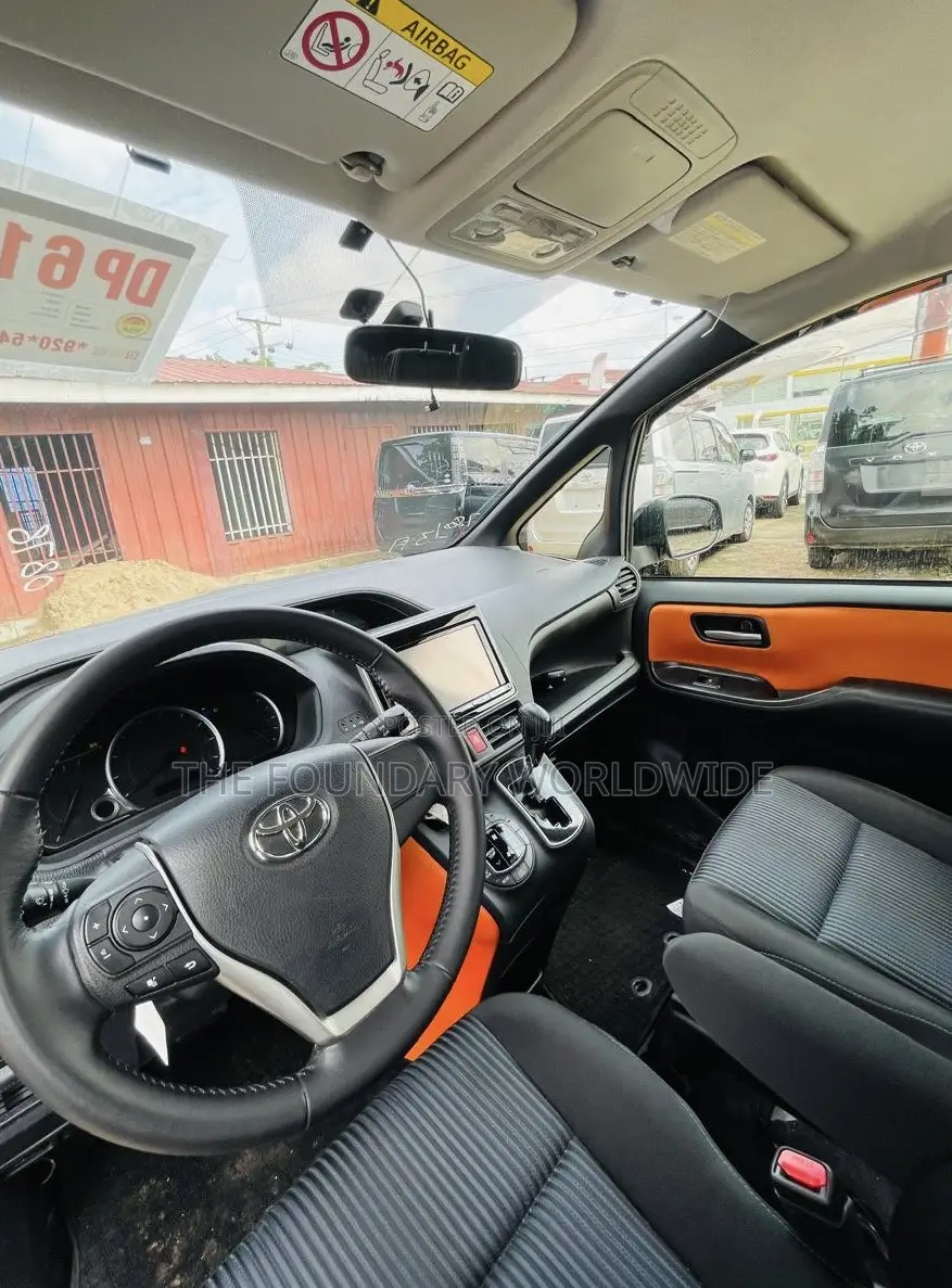 Toyota Voxy 2015 Black