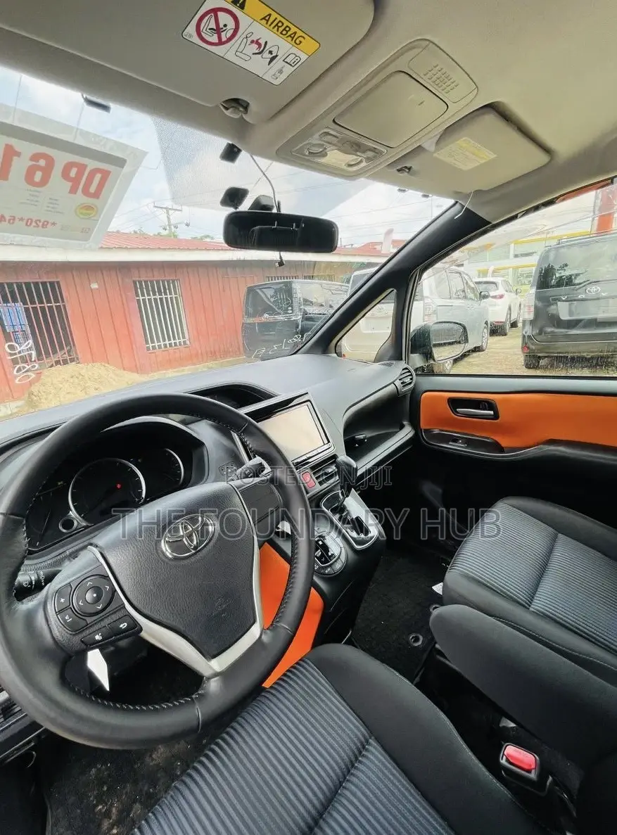 Toyota Voxy 2016 Black