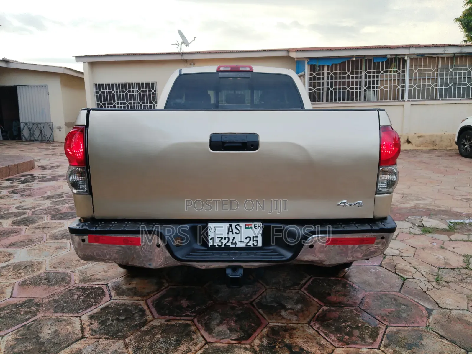 Toyota Tundra 2010 Gold