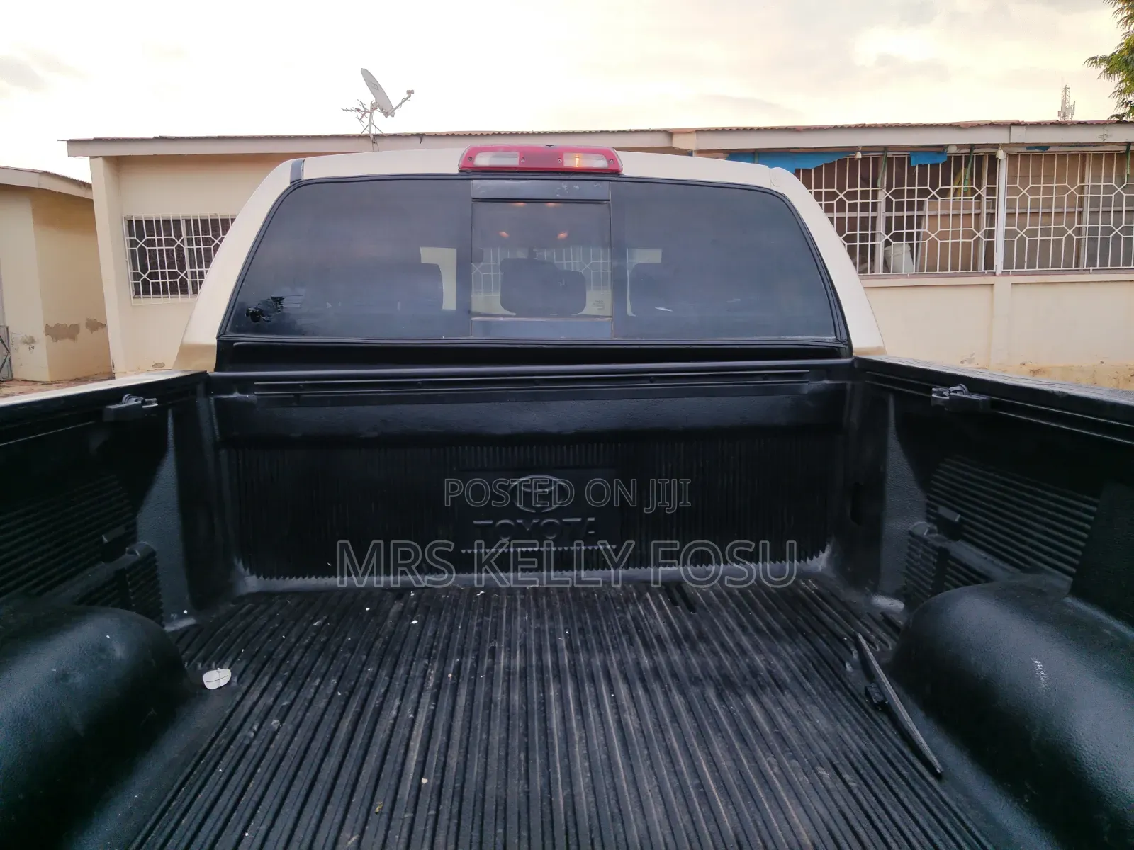 Toyota Tundra 2010 Gold