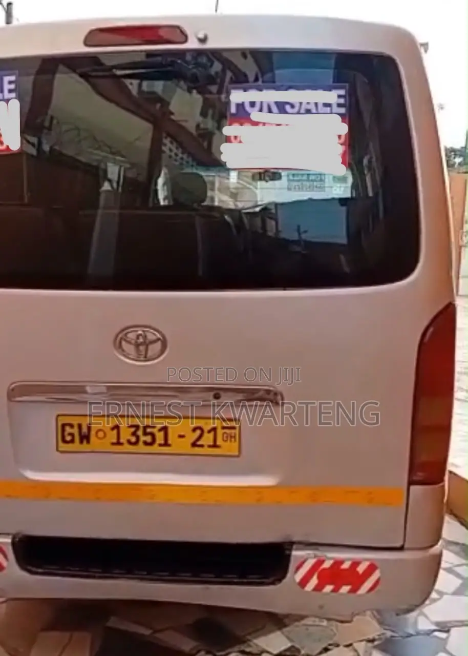 Toyota HiAce 2013 Silver