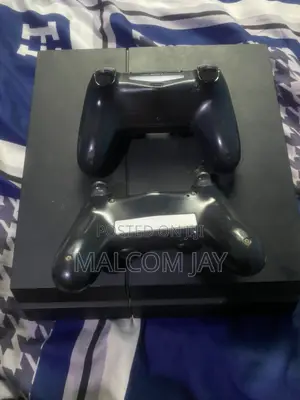 Ps4 Fat 1tb Console With 2 Controllers – Very Clean Condition *