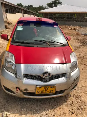 Toyota Vitz 1.5 FWD 3dr 2010 Red