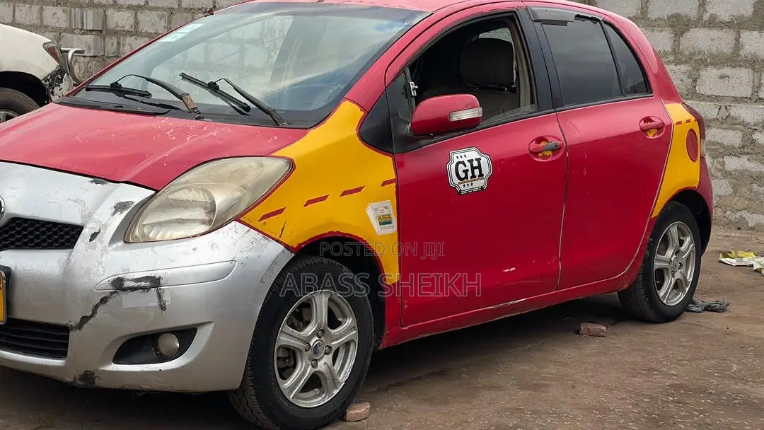 Toyota Vitz 1.5 FWD 3dr 2010 Red