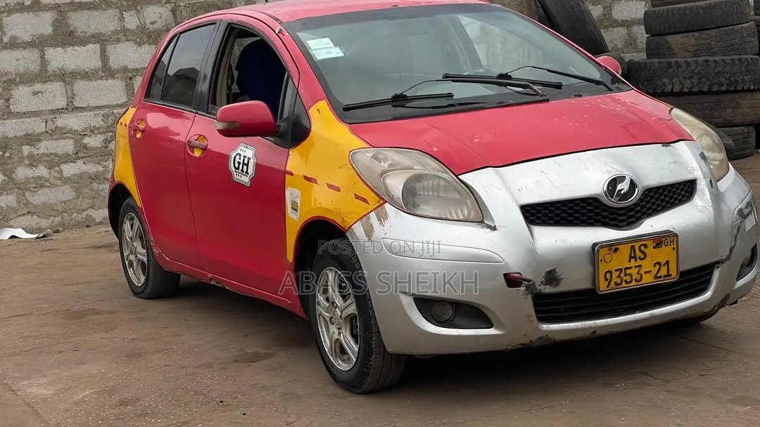 Toyota Vitz 1.5 FWD 3dr 2010 Red