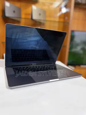 Laptop Apple MacBook 2019 16GB Intel Core i9 SSD 512GB