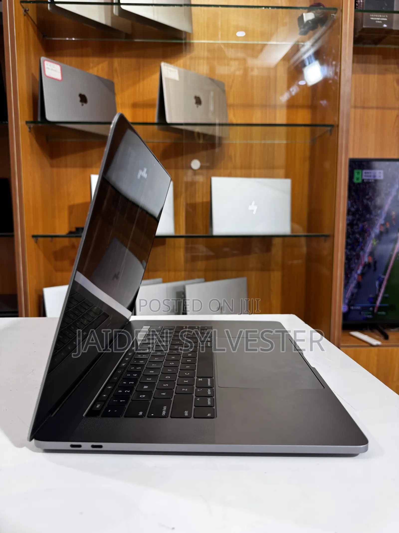 Laptop Apple MacBook 2019 16GB Intel Core i9 SSD 512GB