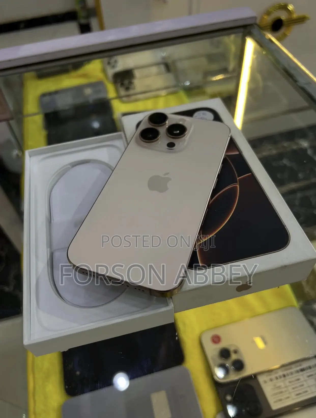 Apple iPhone 16 Pro Max 256 GB Gold