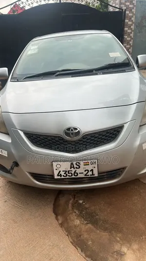 Toyota Belta 2009 Gray