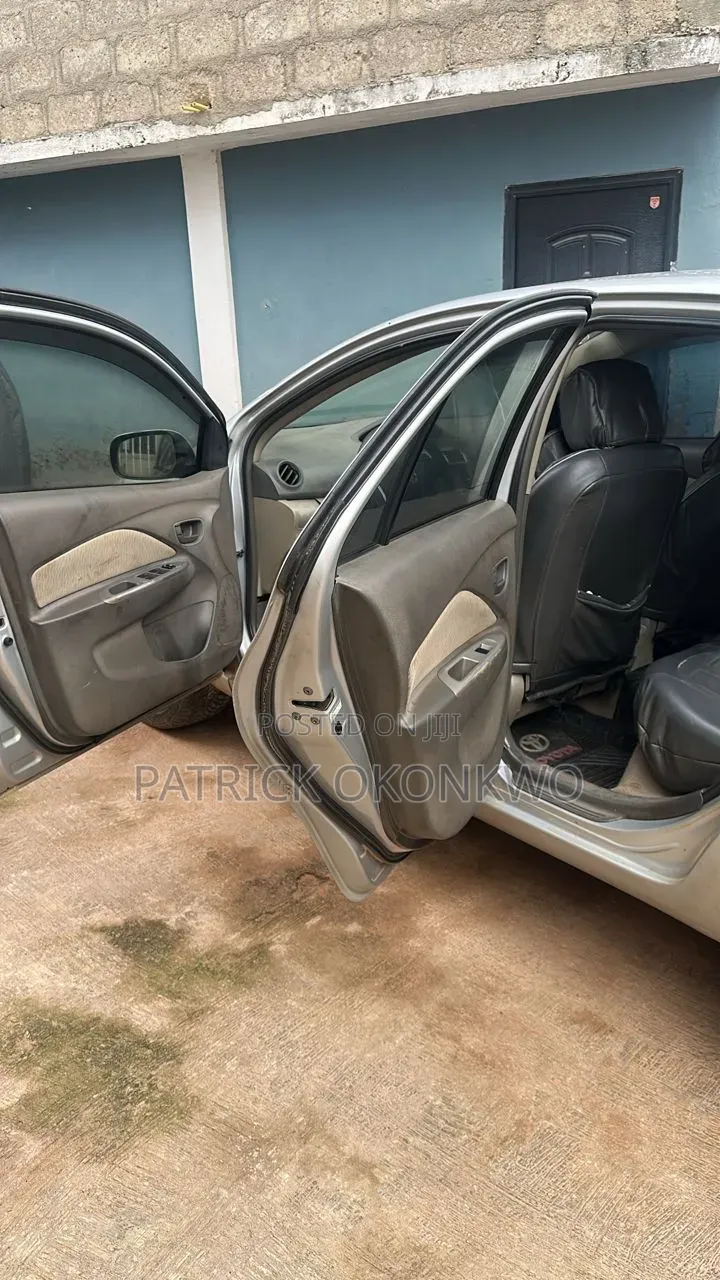 Toyota Belta 2009 Gray