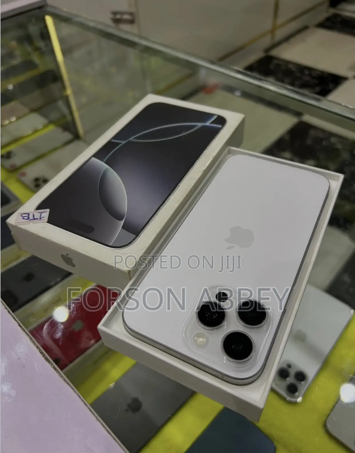 Apple iPhone 16 Pro Max 256 GB White
