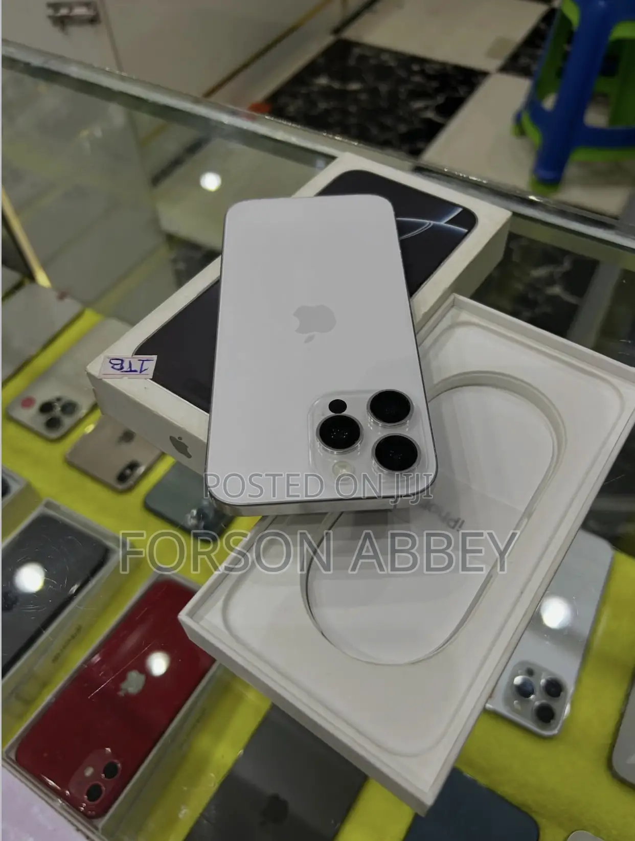 Apple iPhone 16 Pro Max 256 GB White