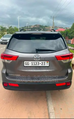 Toyota Highlander for Rent