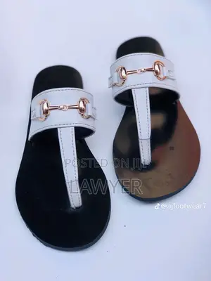 Unisex Slippers Hub