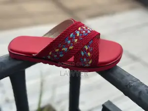 Unisex Slippers Hub
