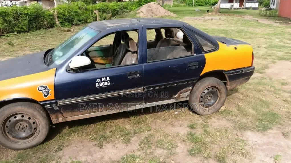 Opel Vectra 1.6i LS 1995 Blue
