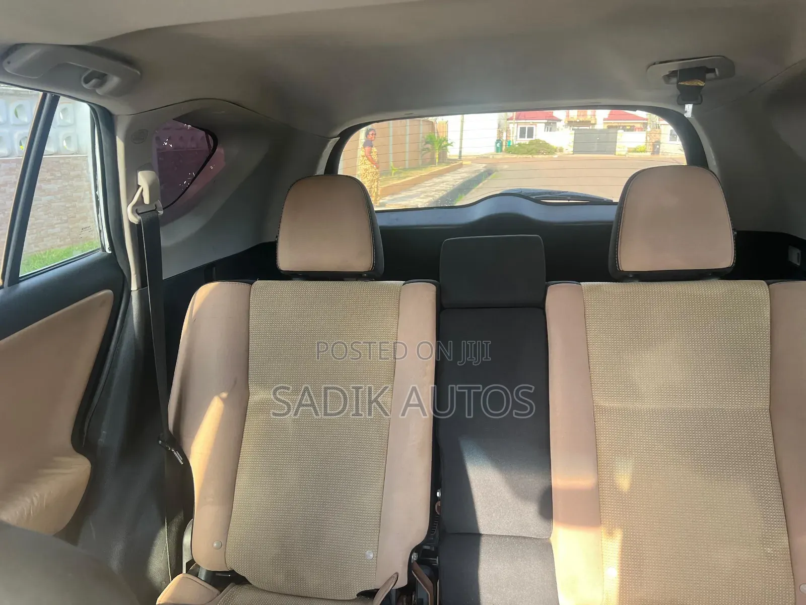 Toyota RAV4 XLE AWD (2.5L 4cyl 6A) 2017 White