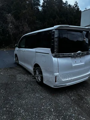 Toyota Voxy 2015 White