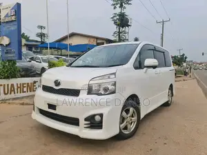 Toyota Voxy 2013 White