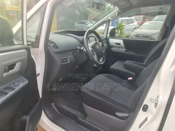 Toyota Voxy 2013 White