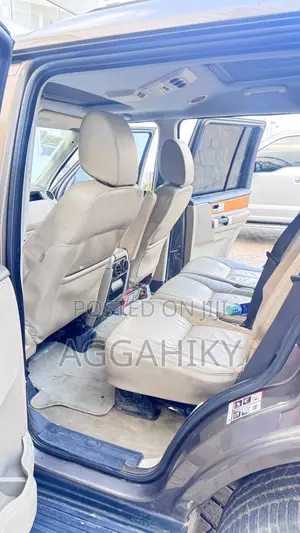Land Rover Discovery 2013 Gold