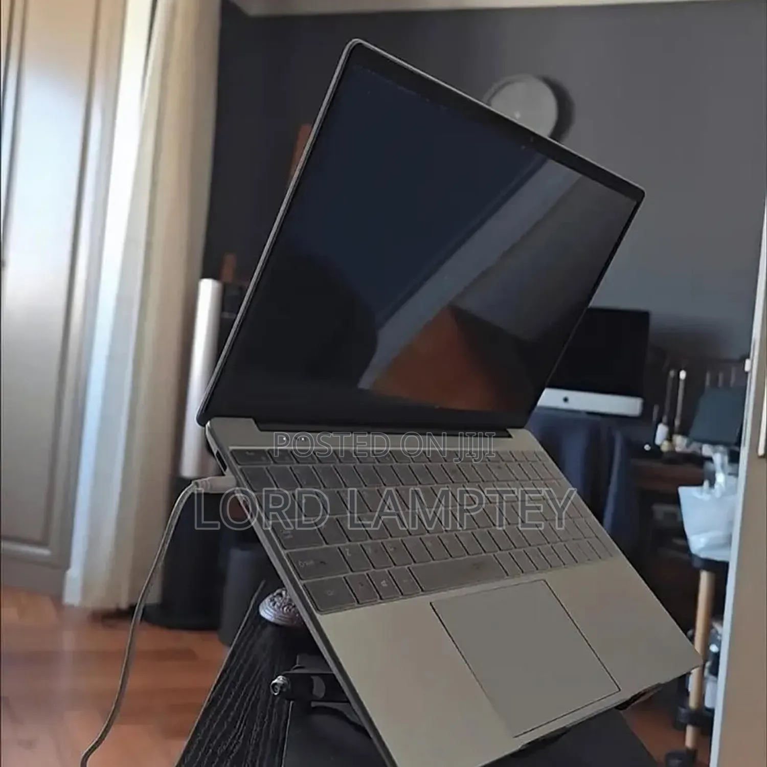 Rotating Metallic Laptop Stand '227712